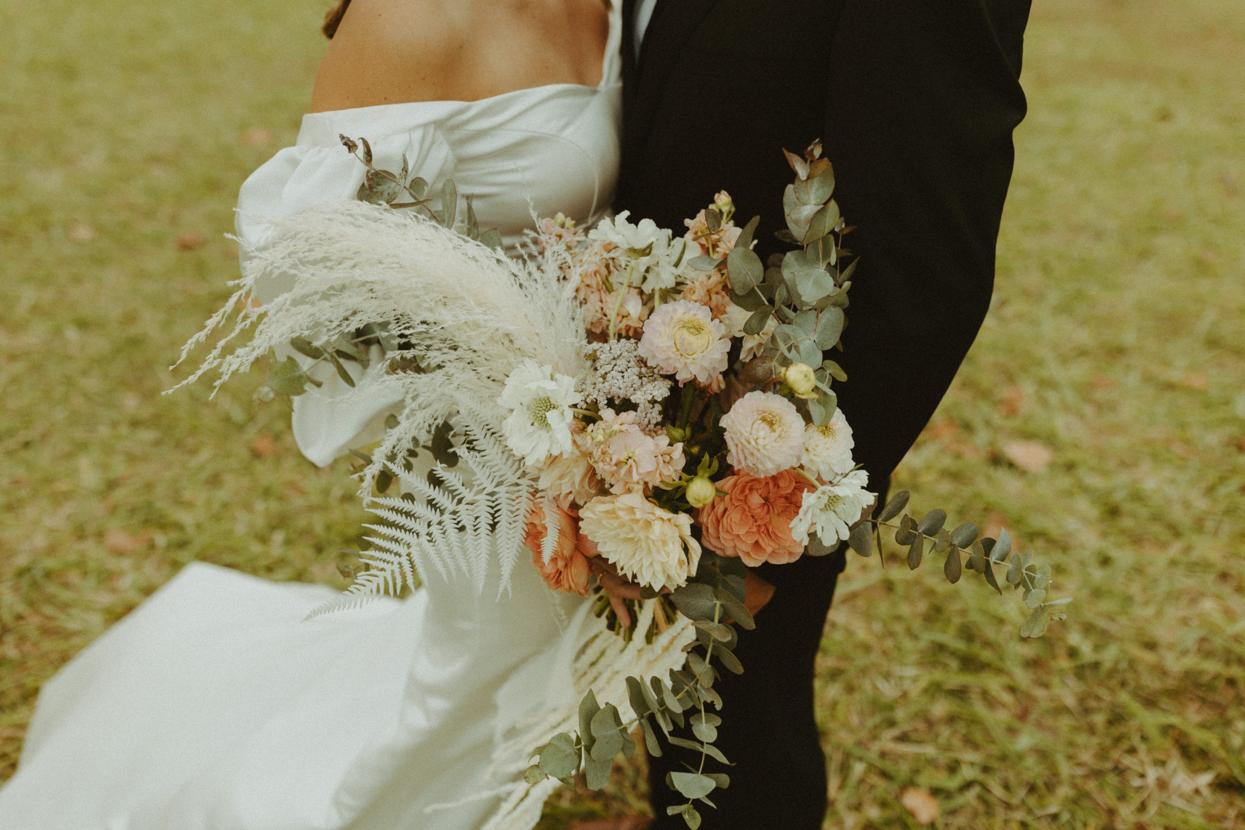 the boho bridal bouquet