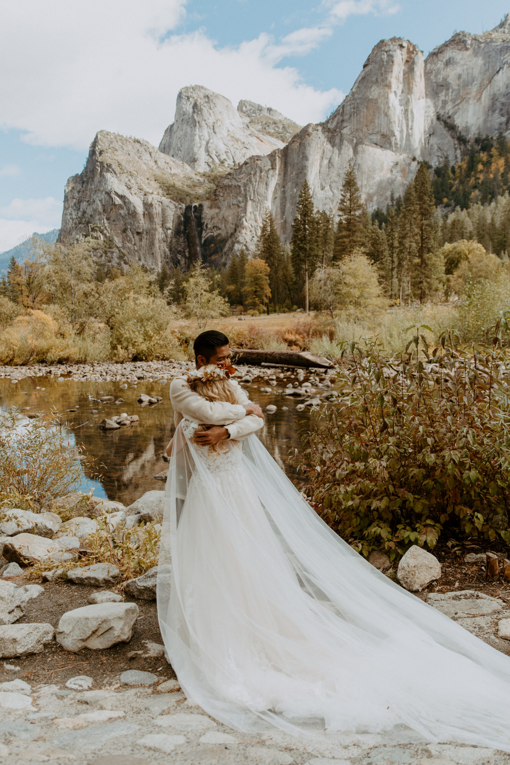 the couple hugging after their first look at their elopement in Yosemite