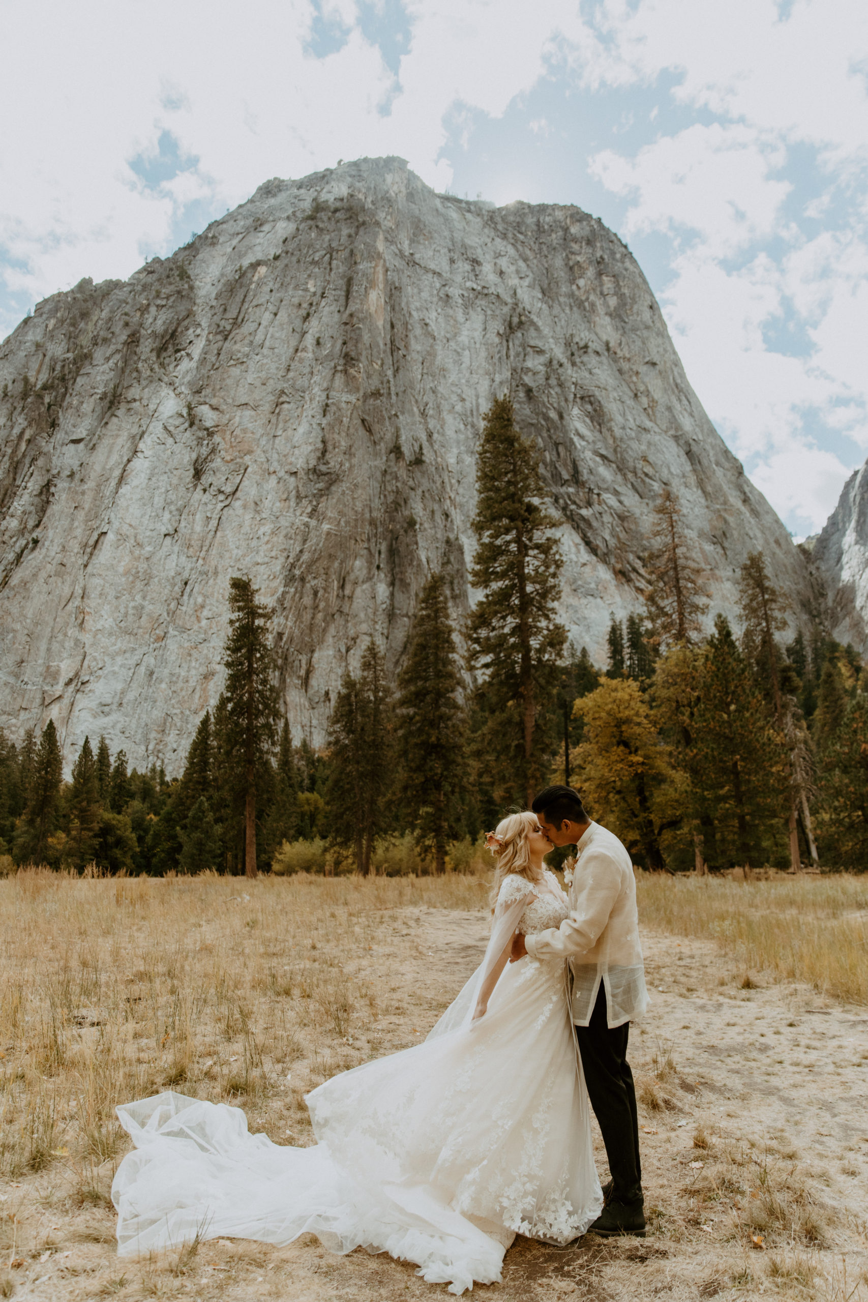 the couple kissing during their Yosemite Elopement