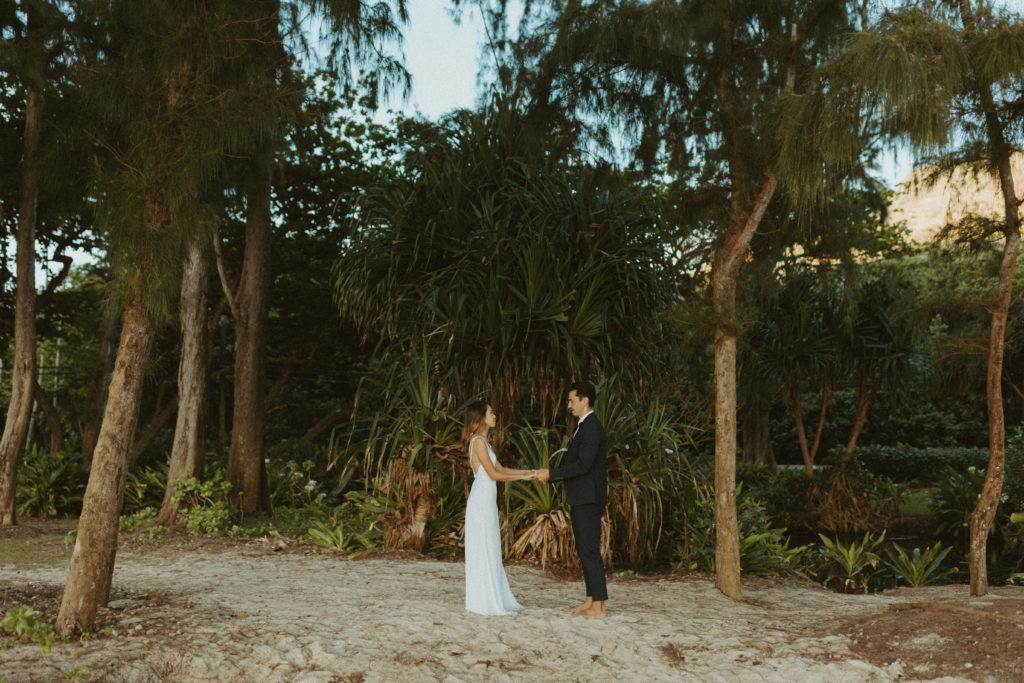 the Hawaii elopement ceremony on the beach 