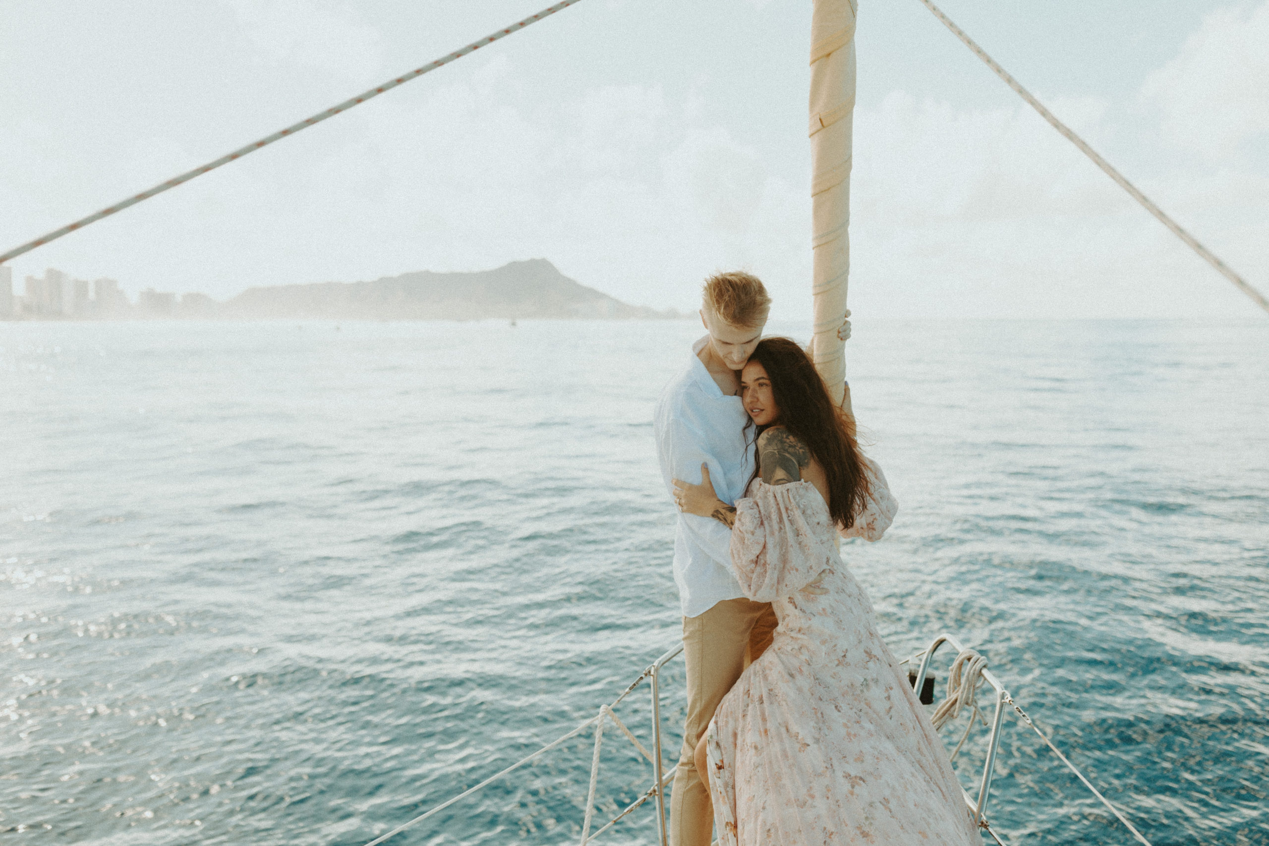 the couple on the sailboat together in Hawaii