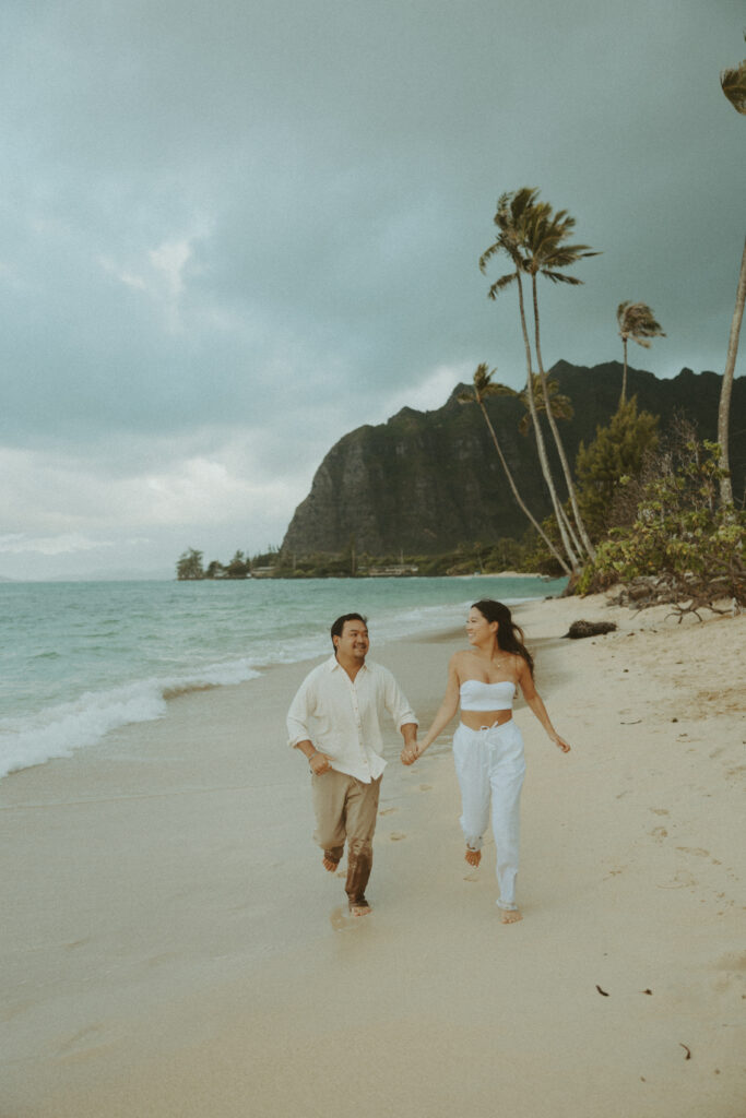 a couple honeymoon photoshoot in oahu - valory evalyn