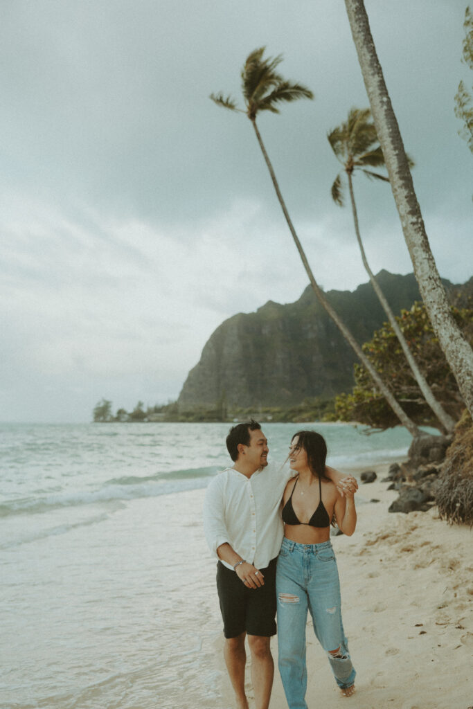 a couple honeymoon photoshoot in oahu - valory evalyn