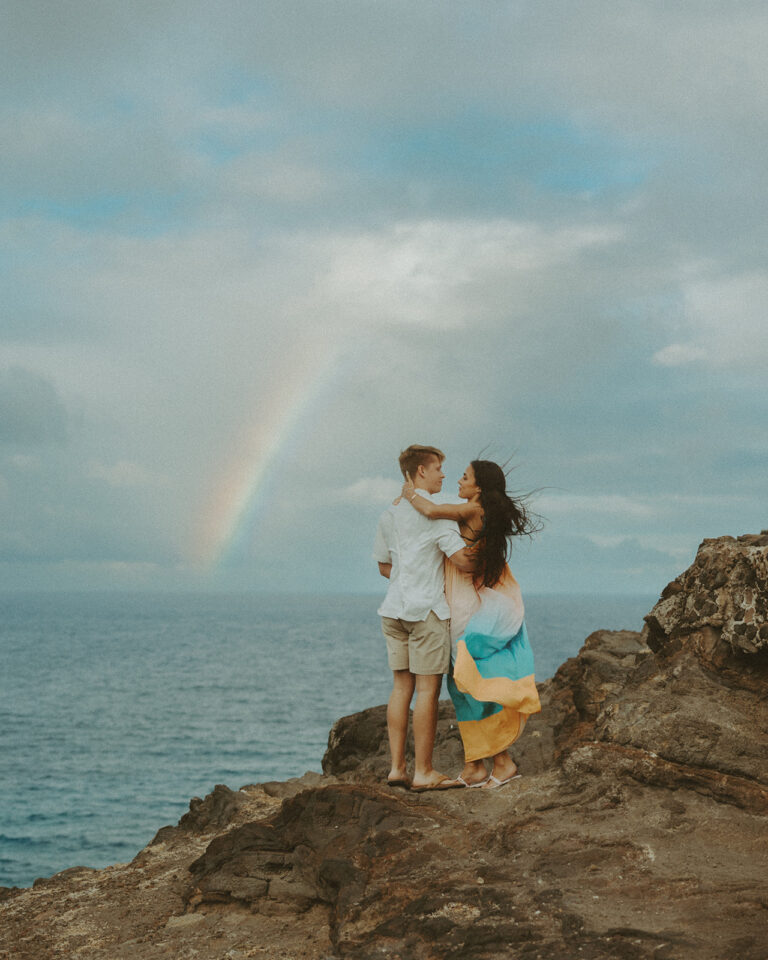 A Romantic Oahu Honeymoon Photoshoot for Emma and Caden - valoryevalyn.com