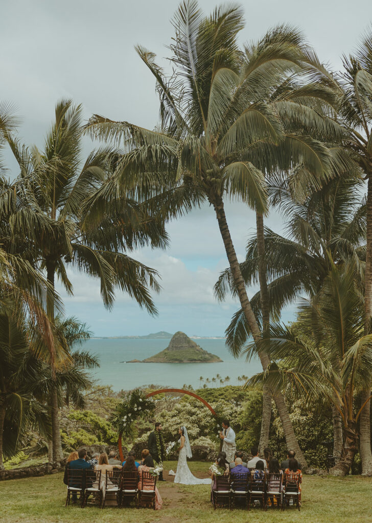 couple posing for wedding photos in hawaii
