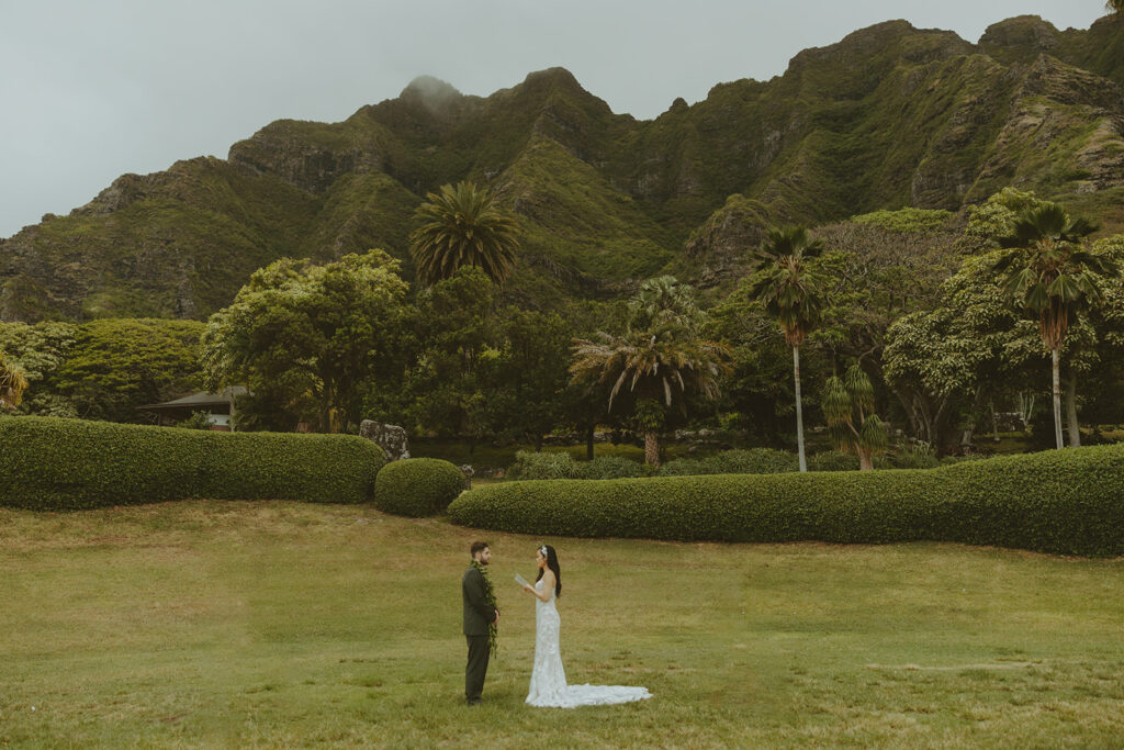 couple posing for wedding photos in hawaii
