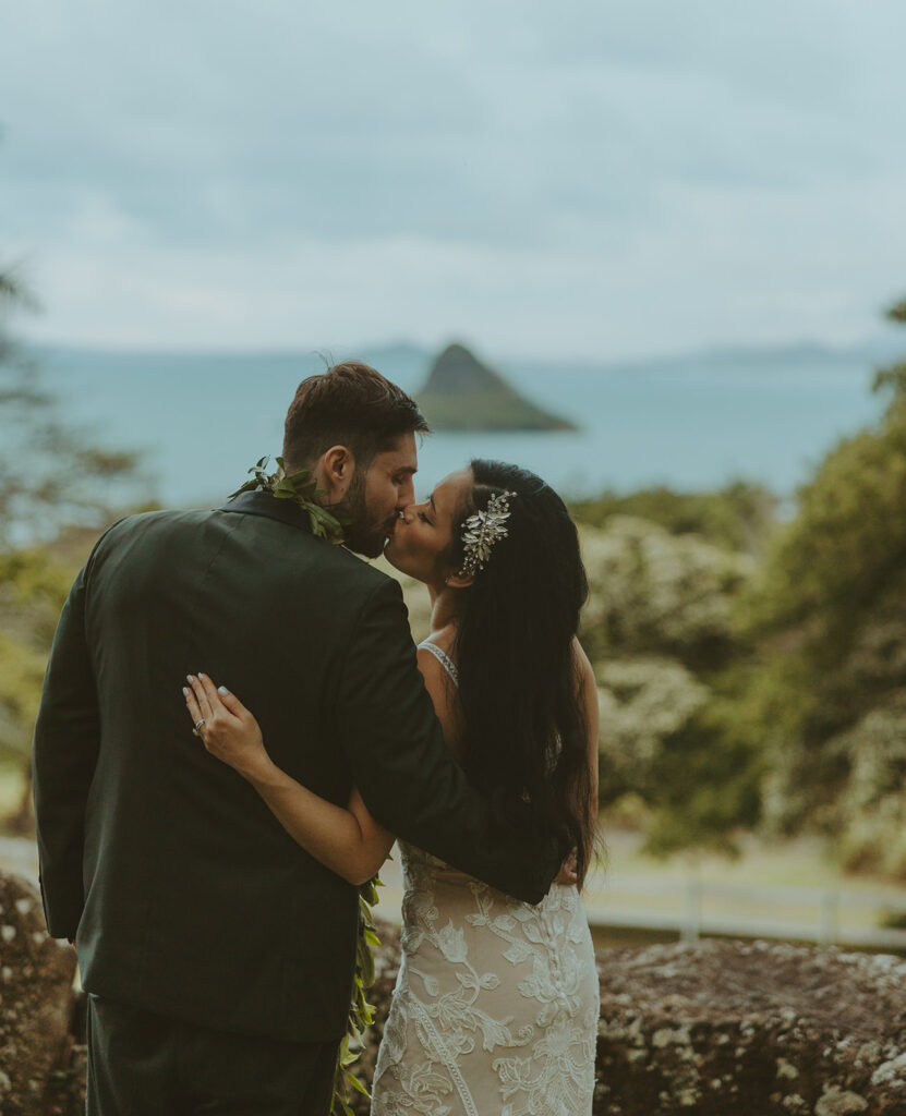 couple posing for wedding photos in hawaii
