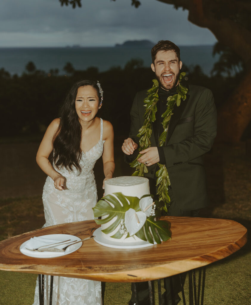 couple posing for wedding photos in hawaii
