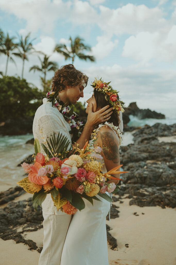 a sunrise elopement in hawaii
