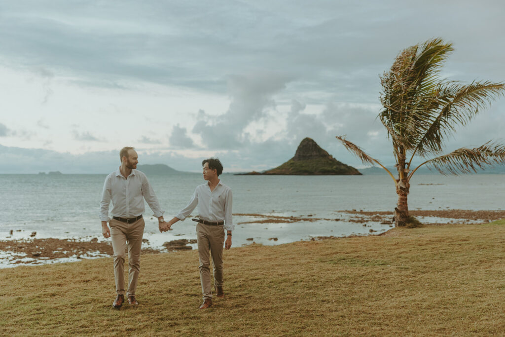 couple taking their elopement photos in hawaii
