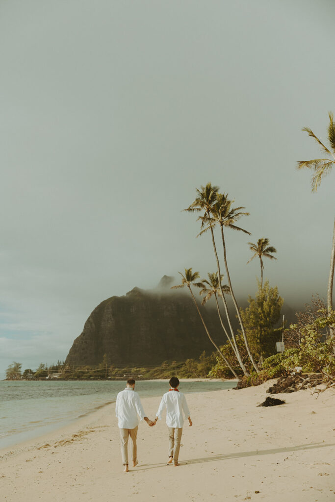 a elopement photoshoot in oahu
