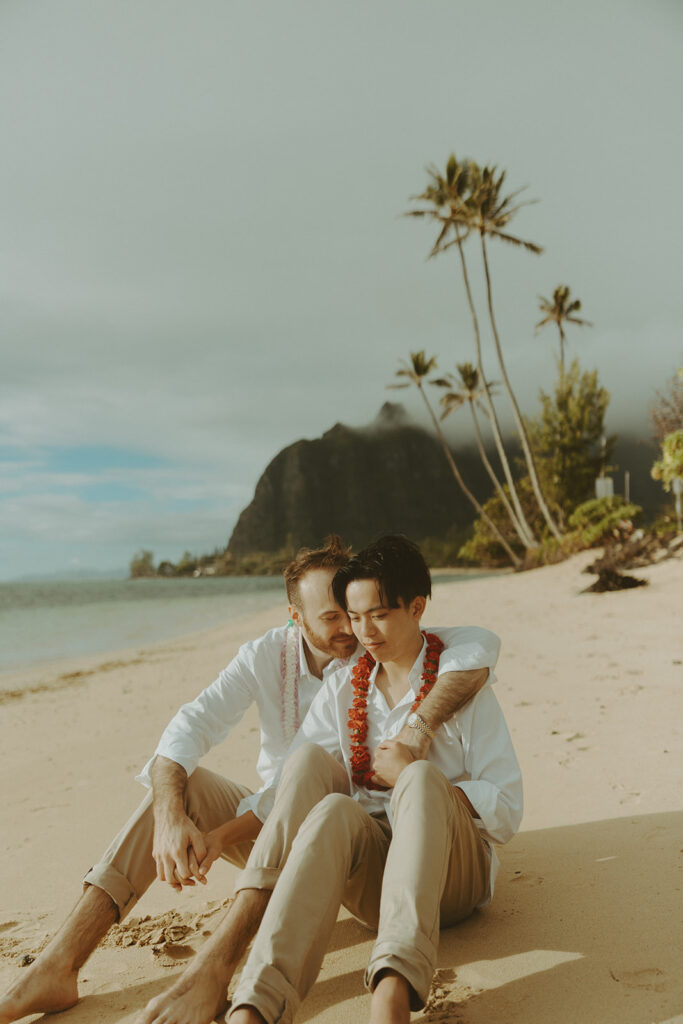 a elopement photoshoot in oahu
