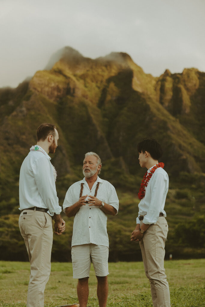 a elopement photoshoot in oahu
