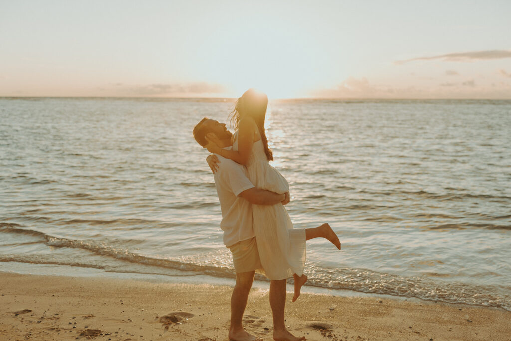 a beach engagement photoshoot in hawaii
