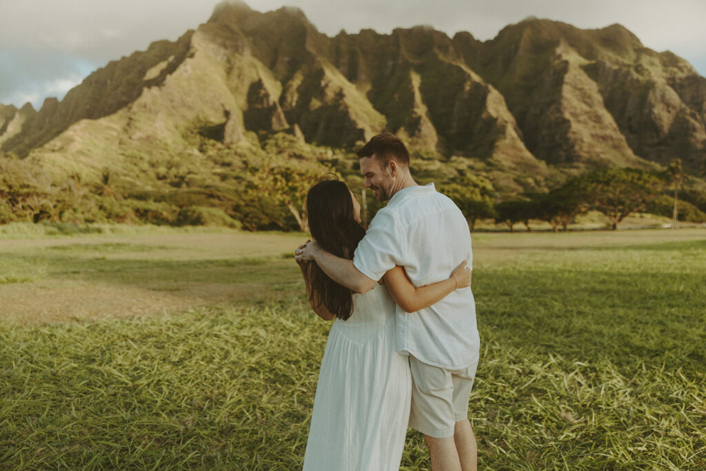 a beach side couples session in oahu
