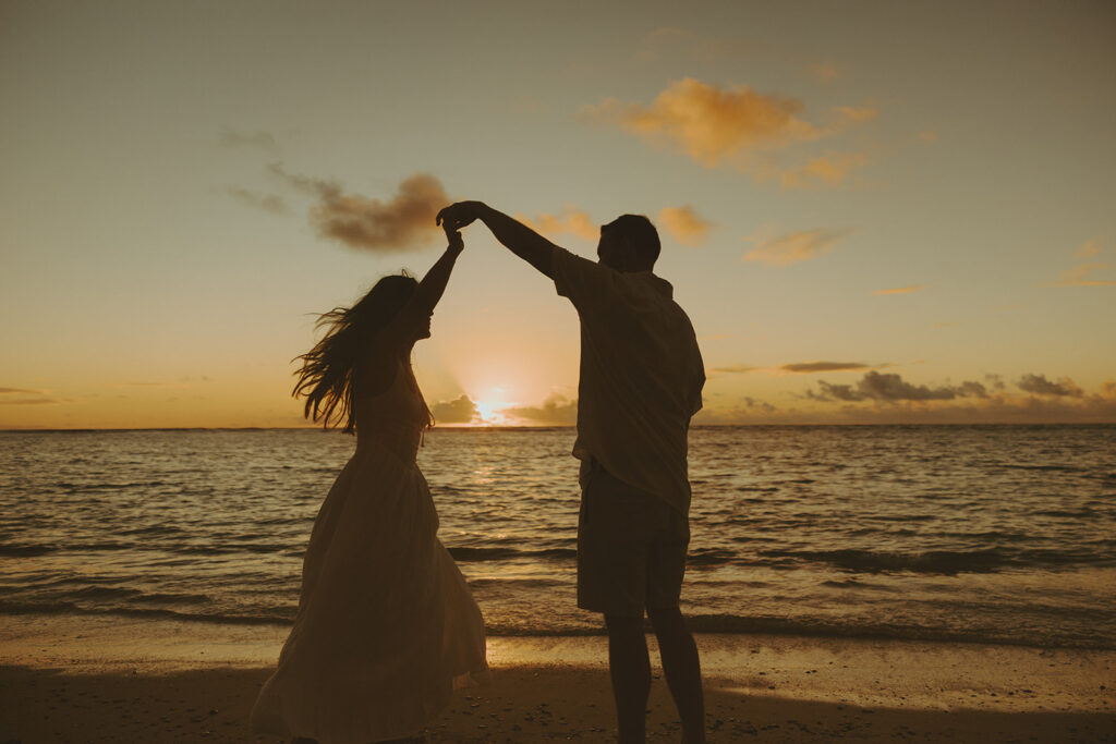 a beach engagement photoshoot in hawaii
