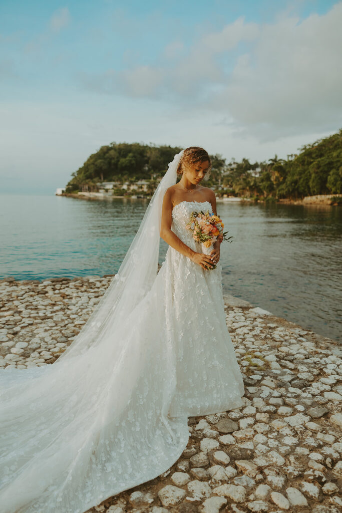 A stylish destination wedding couple captured in Jamaica’s tropical paradise
