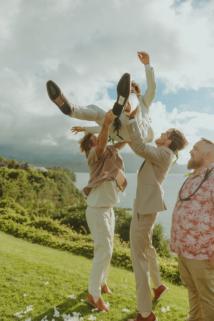 A simple yet breathtaking destination wedding celebration in Kauai.
