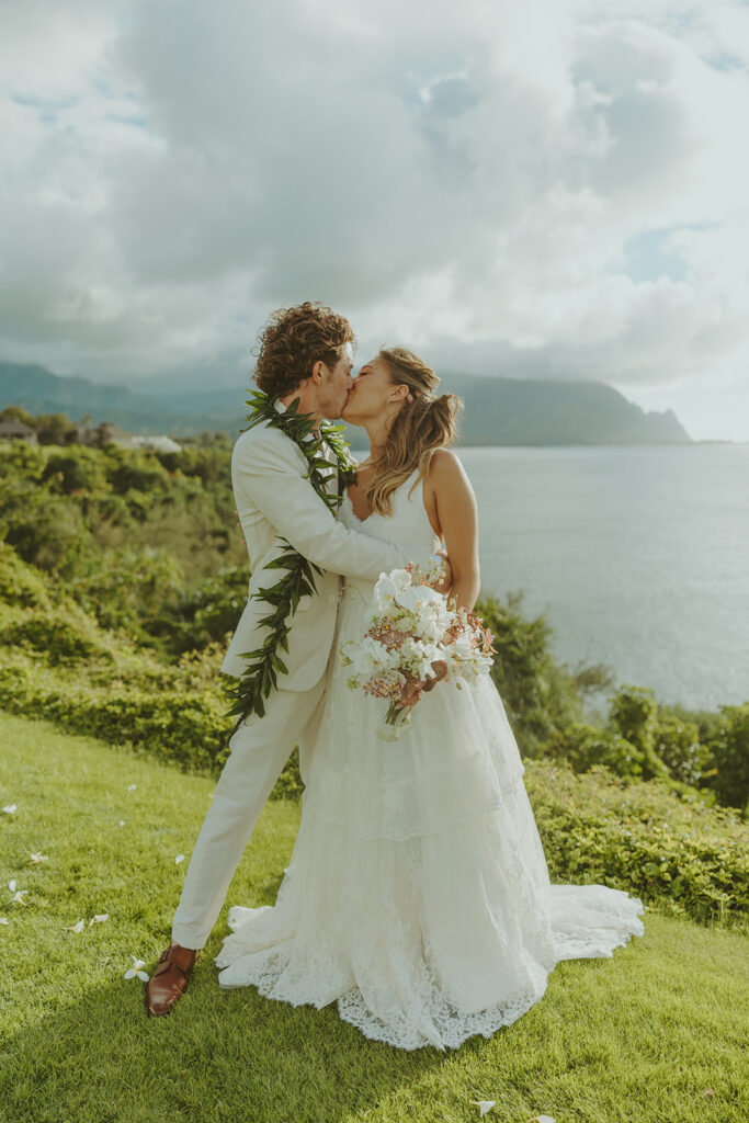 A simple yet breathtaking destination wedding celebration in Kauai.
