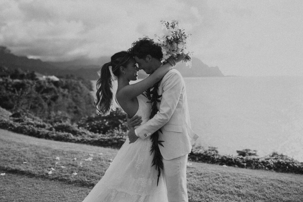 A relaxed and gorgeous destination wedding set in the stunning scenery of Kauai.
