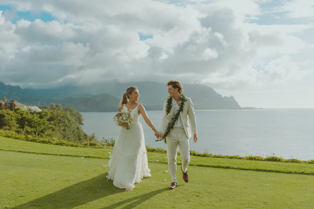 A relaxed and gorgeous destination wedding set in the stunning scenery of Kauai.
