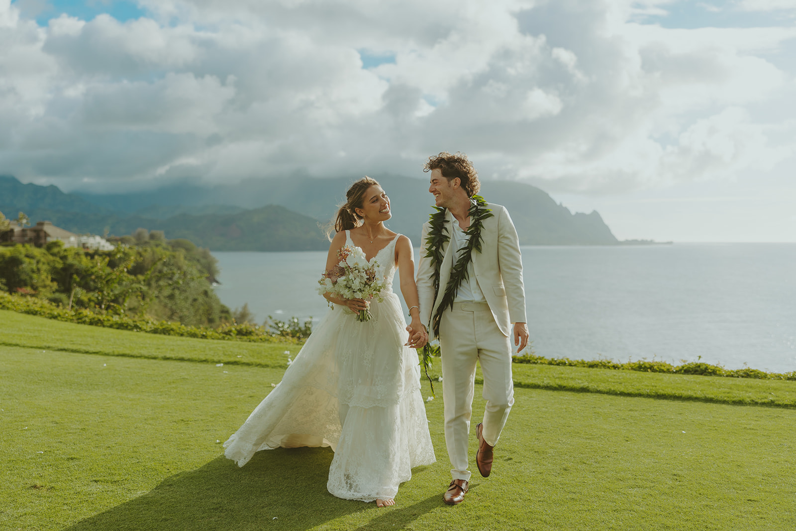 A relaxed and gorgeous destination wedding set in the stunning scenery of Kauai.