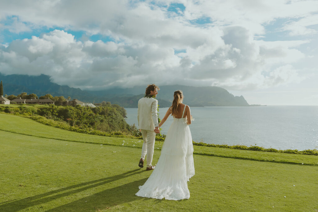 A relaxed and gorgeous destination wedding set in the stunning scenery of Kauai.
