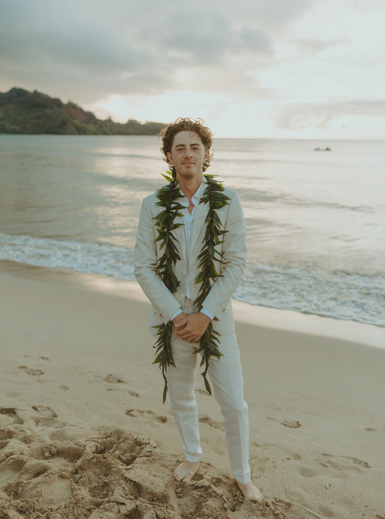 A simple yet breathtaking destination wedding celebration in Kauai.
