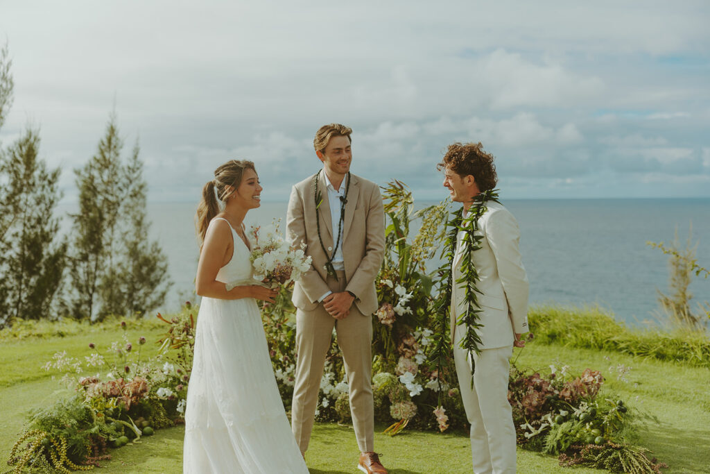 A relaxed and gorgeous destination wedding set in the stunning scenery of Kauai.
