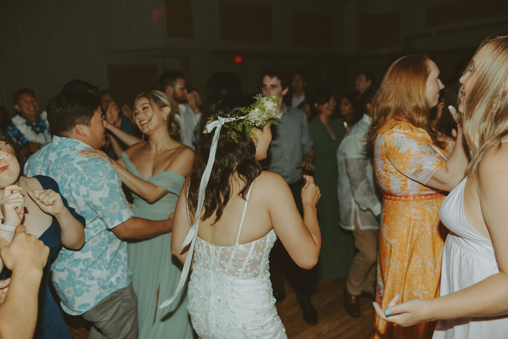 Fun wedding reception in Hawaii