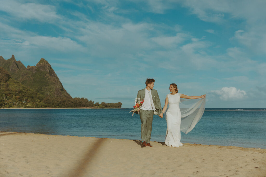 photos from a hawaii wedding photographer