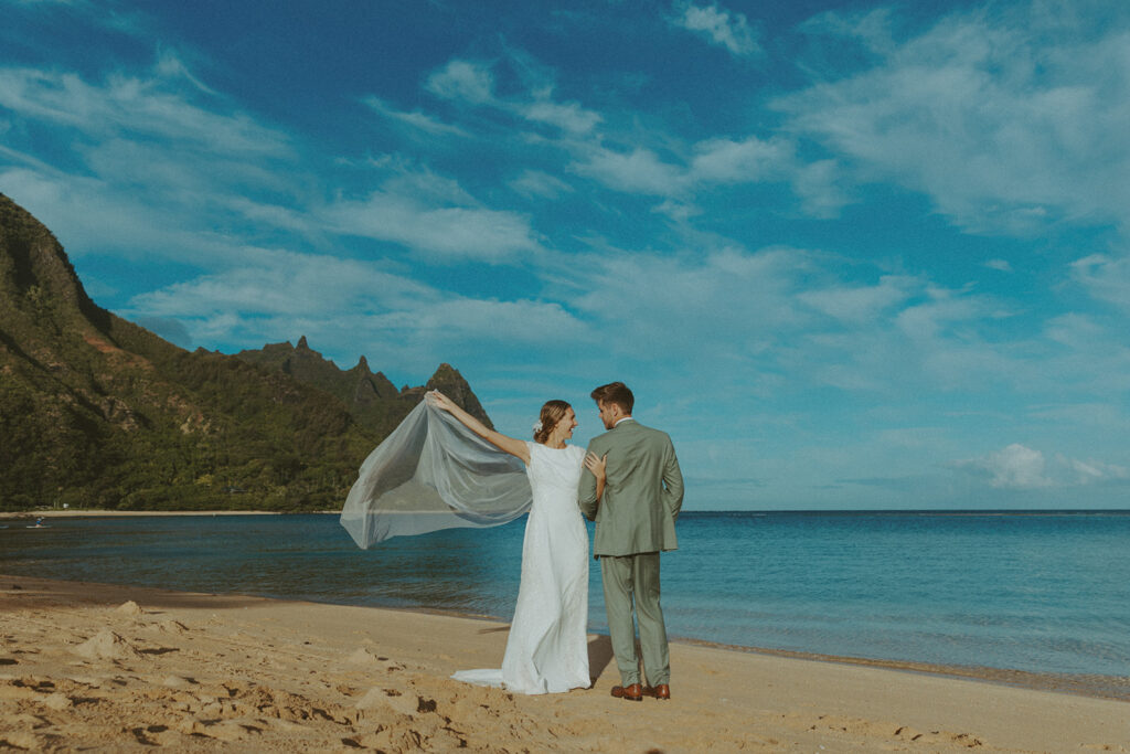 photos from a hawaii wedding photographer